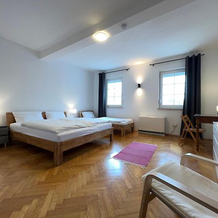 Uebernachten In Grosser Maisonette-Wohnung By Rabe Карлсруе Екстериор снимка