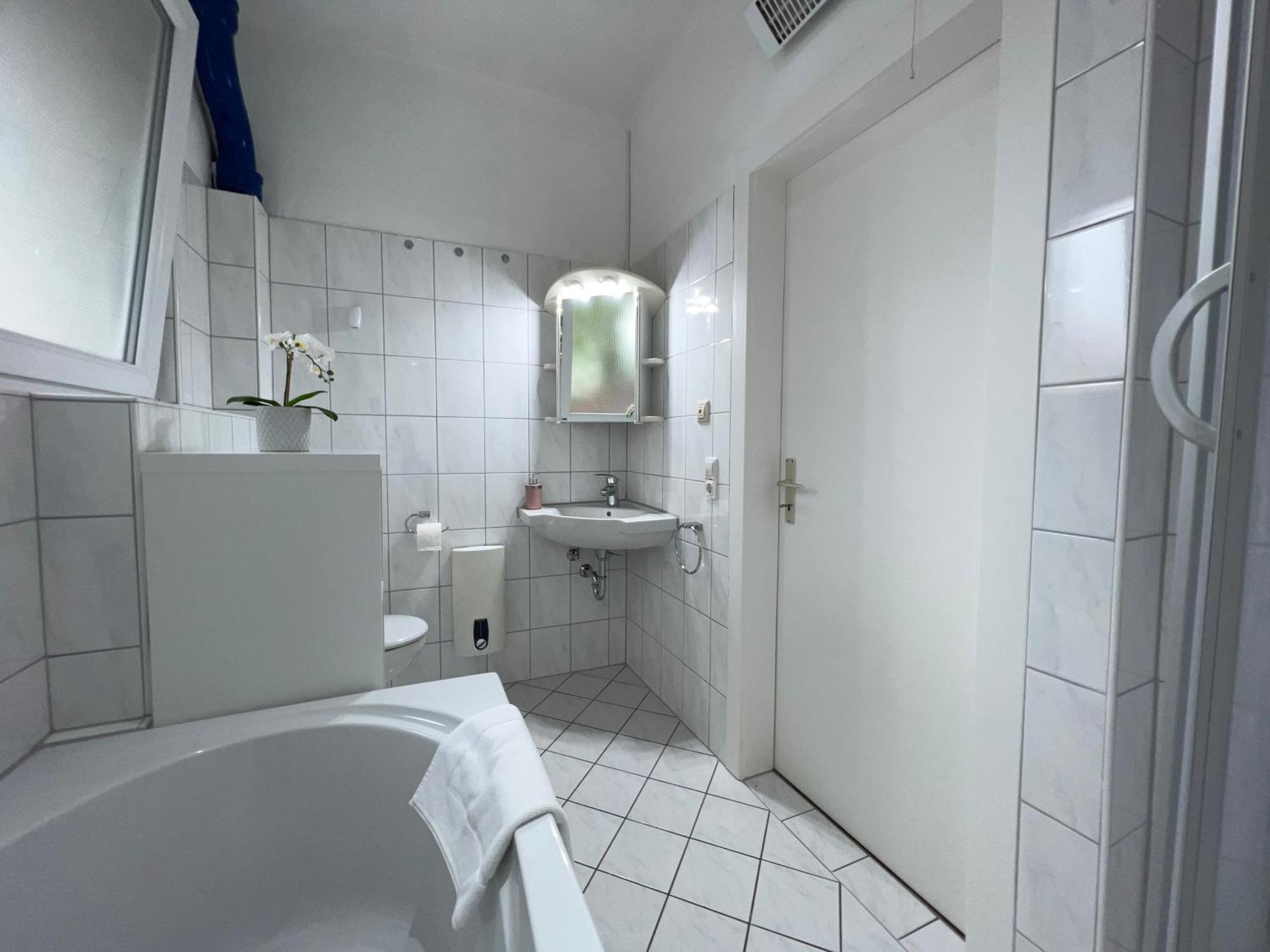 Uebernachten In Grosser Maisonette-Wohnung By Rabe Карлсруе Екстериор снимка